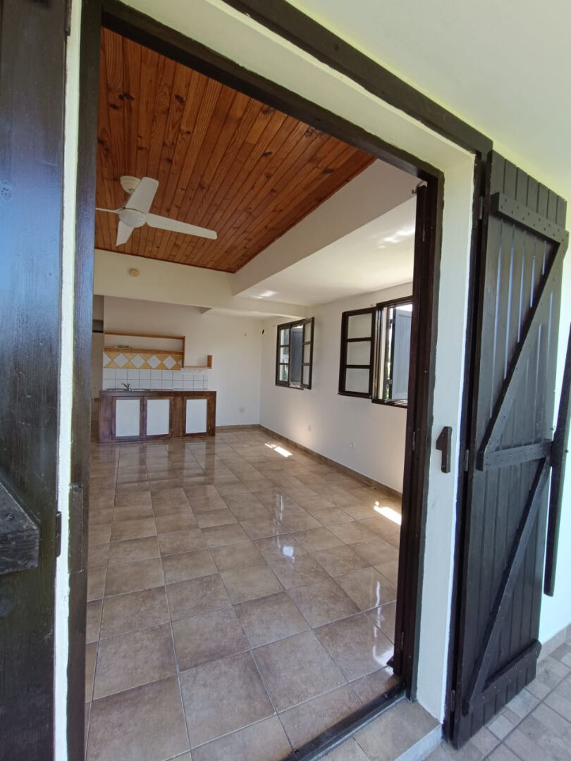 Maison à vendre à St joseph, 402 m² – photo 3 sur 8