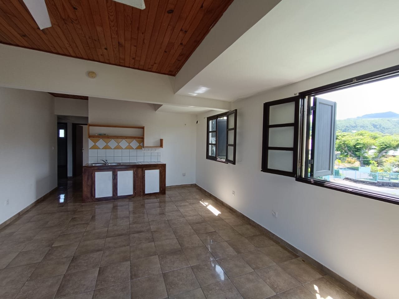 Maison à vendre à St joseph, 402 m² – photo 2 sur 8