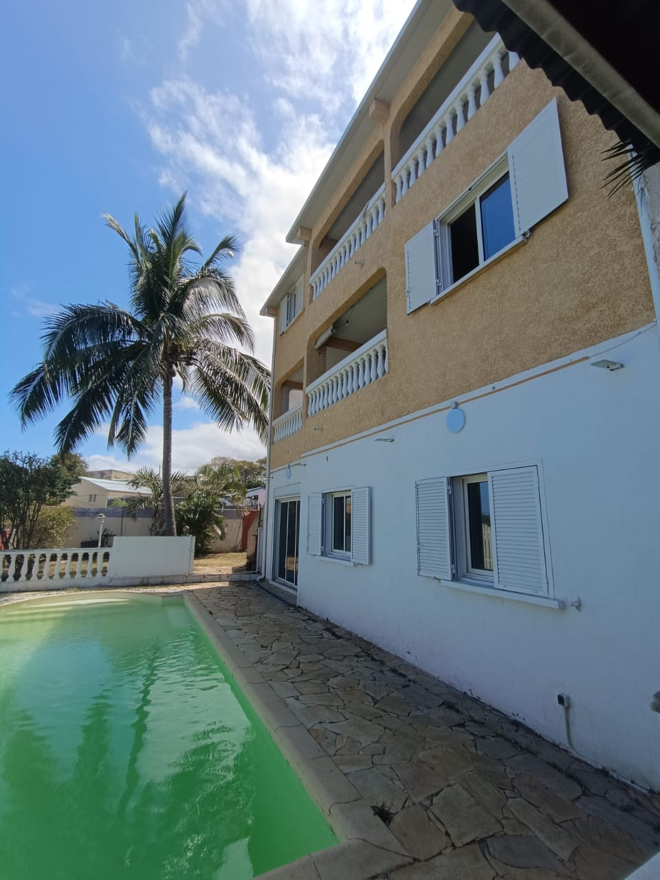 PITON SAINT LEU / IMMEUBLE DE 6 LOGEMENTS